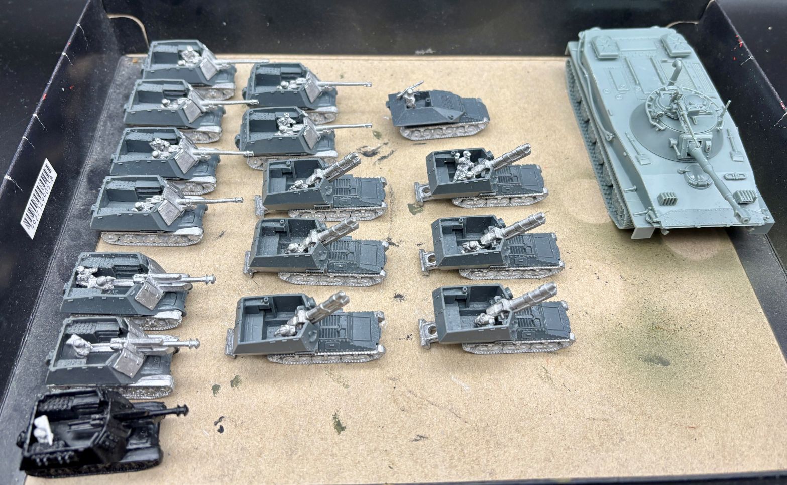 Überblick über den Fuhrpark, der im Rahmen des AFV April bemalt werden soll.